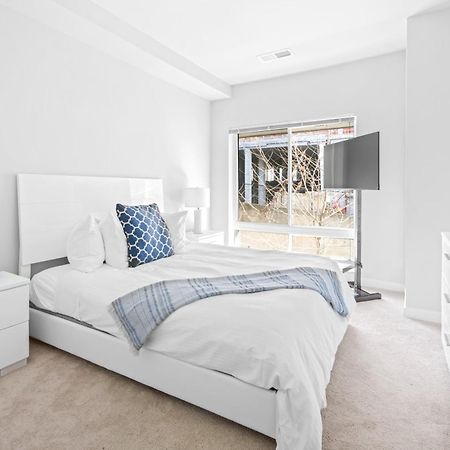 Global Luxury Suites At Reston Bagian luar foto